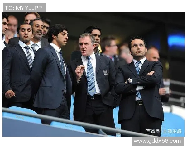 路人突击采访足球球星：揭秘幕后训练与场上心路历程