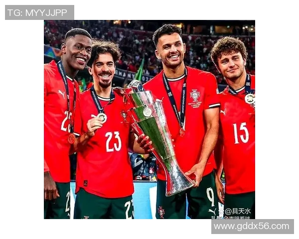 足球四号球星带领球队突破重围 展现非凡技术与领袖魅力 足球四号球星带领球队突破重围 展现非凡技术与领袖魅力